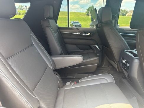 Used 2021 GMC Yukon Denali w/ Denali Premium Package AWD/4WD image 4
