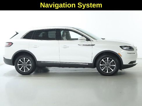 Used 2022 Lincoln Nautilus Reserve image 11