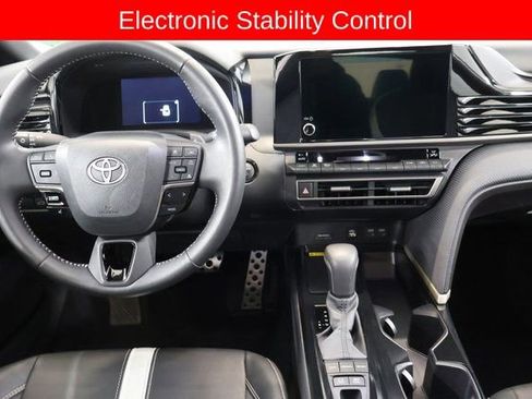 Used 2025 Toyota Camry SE image 16
