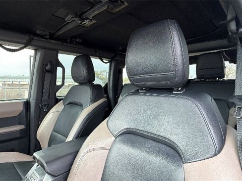 Used 2023 Ford Bronco Wildtrak image 19