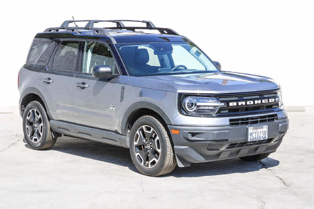 Used 2022 Ford Bronco Sport Outer Banks w/ Tech Package AWD/4WD image 3