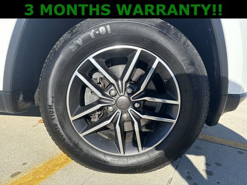 Used 2019 Jeep Grand Cherokee Limited image 10