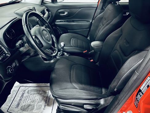 Used 2017 Jeep Renegade Altitude w/ Safety & Security Group FWD image 17