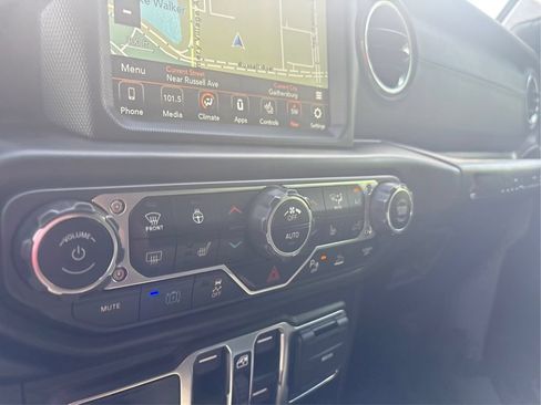 Used 2021 Jeep Wrangler Unlimited Rubicon 4xe w/ Cold Weather Group AWD/4WD image 42
