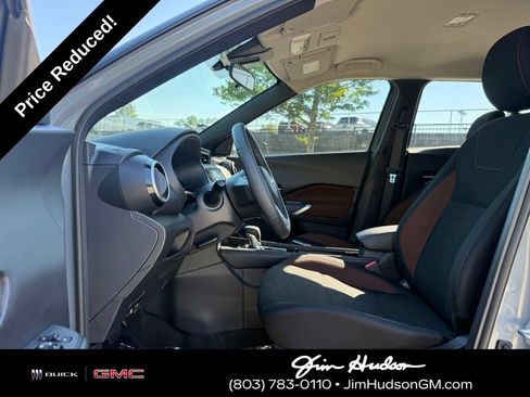 Used 2024 Nissan Kicks SR FWD image 21