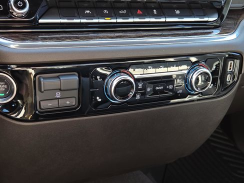 New 2026 GMC Sierra 1500 SLE w/ Max Trailering Package image 18