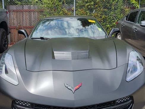 Used 2017 Chevrolet Corvette Stingray Coupe w/ 1LT RWD image 2