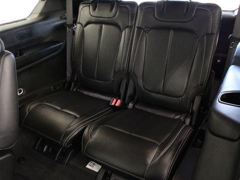Used 2024 Jeep Grand Cherokee L Laredo AWD/4WD image 33