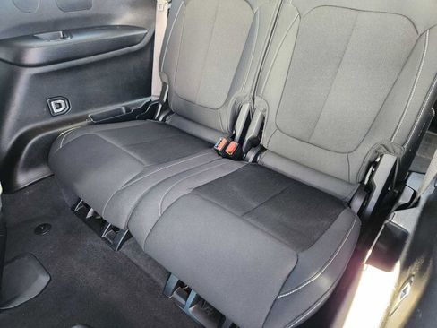 Used 2023 Jeep Grand Cherokee L Laredo image 10