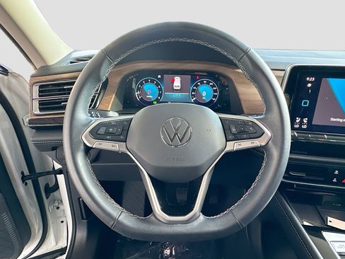 Used 2024 Volkswagen Atlas SE image 11