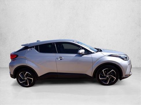 Used 2020 Toyota C-HR Limited FWD image 5