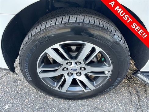 Used 2023 Ford Expedition Max XLT image 12