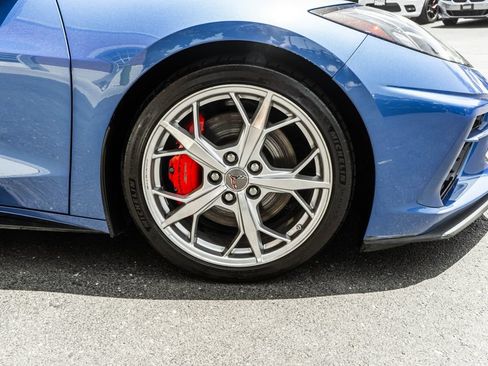 Used 2022 Chevrolet Corvette Stingray Premium Cpe w/ Z51 Performance Package RWD image 4