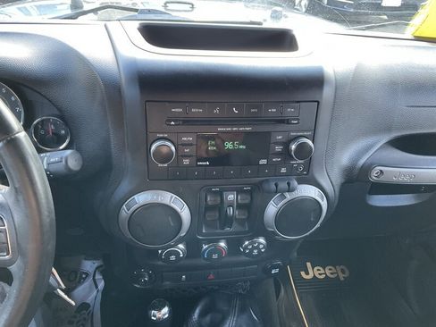 Used 2017 Jeep Wrangler Unlimited Sport w/ Quick Order Package 23S AWD/4WD image 25