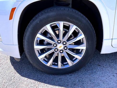 Used 2023 Chevrolet Traverse Premier AWD/4WD image 24