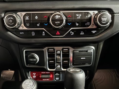 Certified 2024 Jeep Wrangler Unlimited Rubicon AWD/4WD image 23