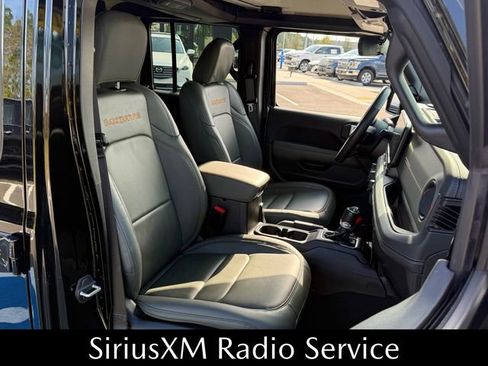 Used 2024 Jeep Gladiator Mojave w/ Safety Group image 17