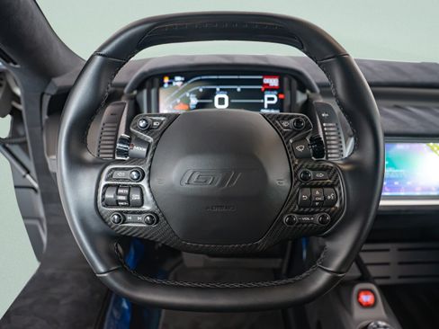 Used 2019 Ford GT RWD image 12