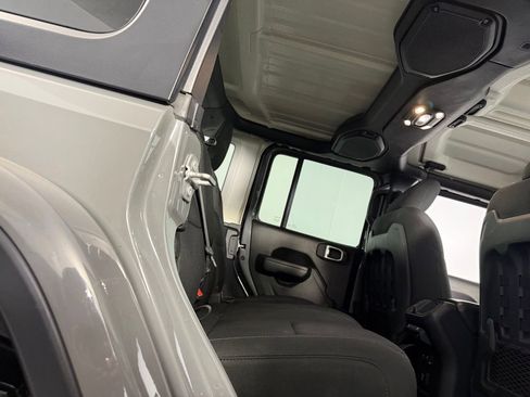 Used 2023 Jeep Wrangler Unlimited Rubicon 4xe w/ Steel Bumper Group image 37