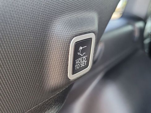 New 2025 Jeep Grand Cherokee Altitude image 7