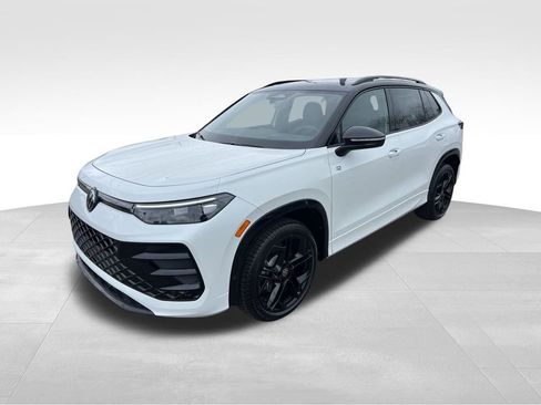 New 2026 Volkswagen Tiguan SE R-Line image 1