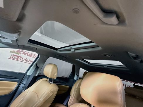 Used 2018 Buick Enclave Premium AWD/4WD image 11