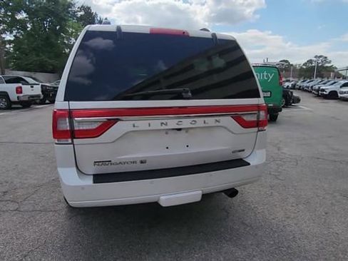 Used 2015 Lincoln Navigator L 2WD image 7