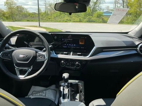 New 2026 Chevrolet Trax ACTIV w/ Sunroof Package FWD image 17