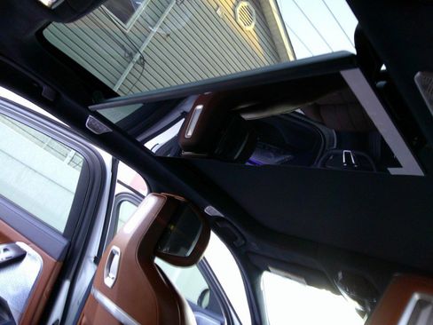 Used 2025 BMW 760i xDrive w/ Executive Package image 41