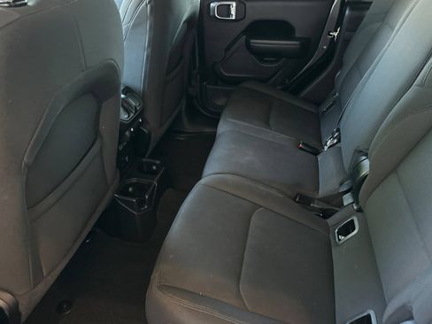 Used 2023 Jeep Gladiator Sport AWD/4WD image 12