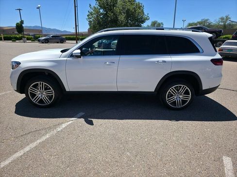 Used 2025 Mercedes-Benz GLS 450 4MATIC image 2