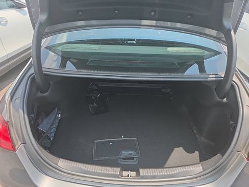 Used 2025 Mercedes-Benz C 300 4MATIC Sedan image 9