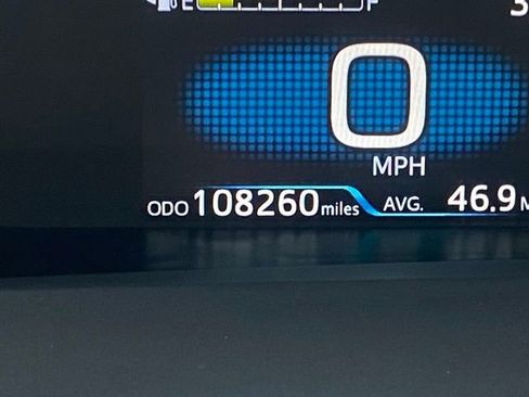 Certified 2022 Toyota Prius LE image 24