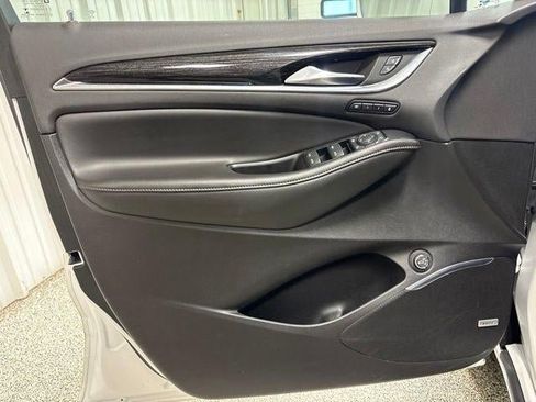 Used 2020 Buick Enclave Avenir w/ Avenir Technology Package AWD/4WD image 13