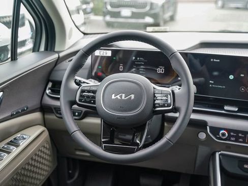 New 2026 Kia Carnival EX FWD image 18