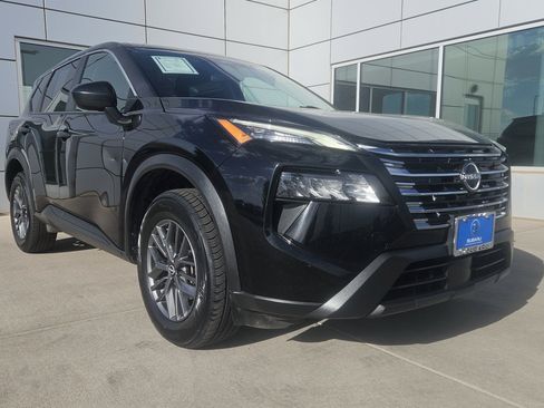 Used 2024 Nissan Rogue S FWD image 4