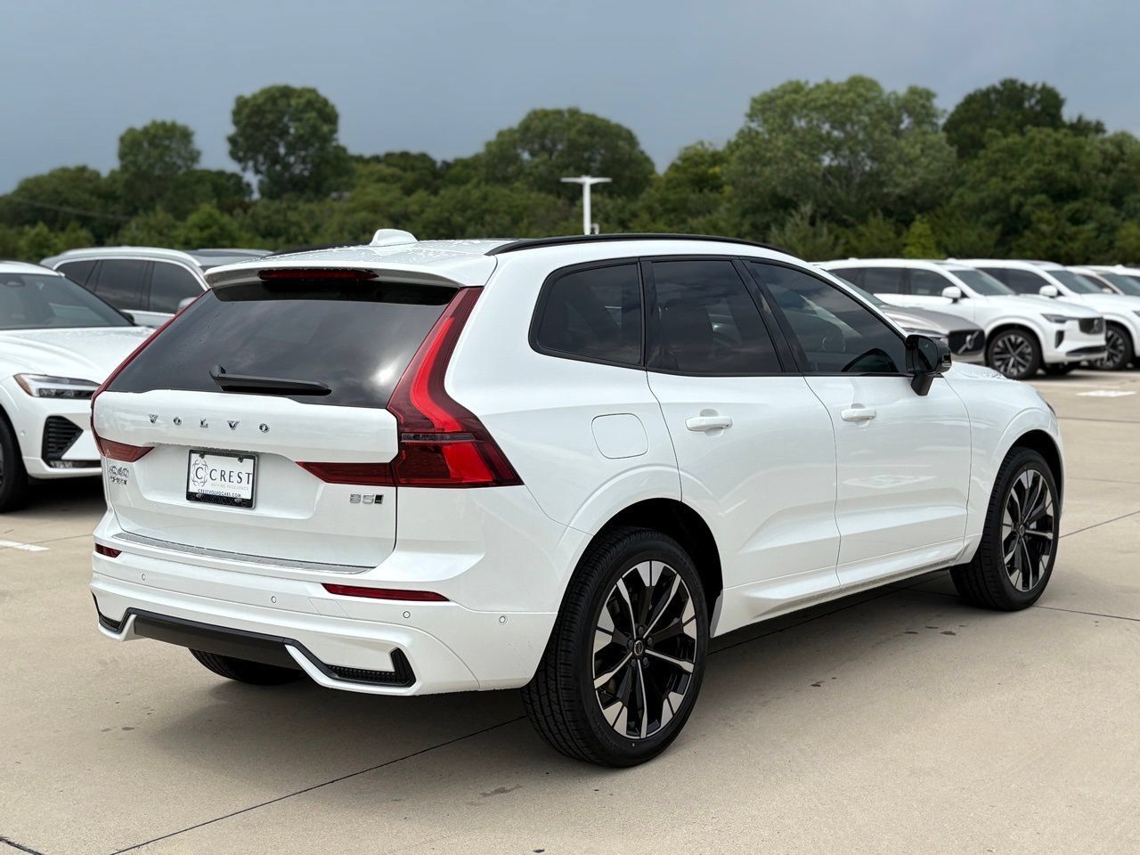 New 2026 Volvo XC60 B5 Plus w/ Protection Package Premier AWD/4WD image 5