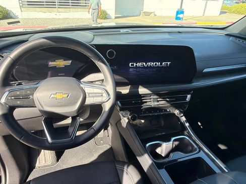 Used 2026 Chevrolet Traverse LT AWD/4WD image 15
