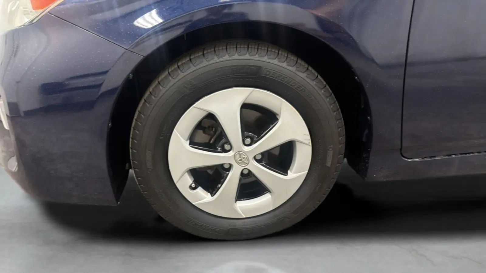 Used 2015 Toyota Prius Two FWD image 27