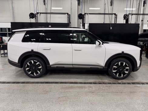 New 2027 Kia Telluride S w/ Towing Package FWD image 2
