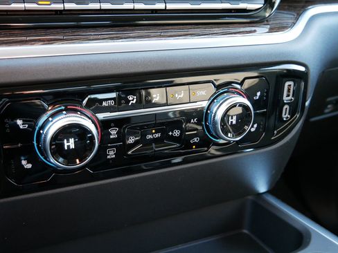 New 2026 GMC Sierra 1500 Elevation image 19