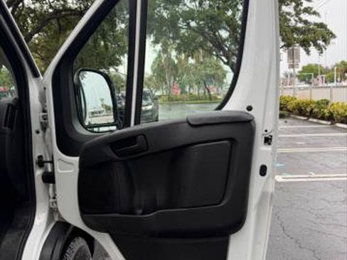 Used 2025 RAM ProMaster 2500 w/ Convenience Group FWD image 16