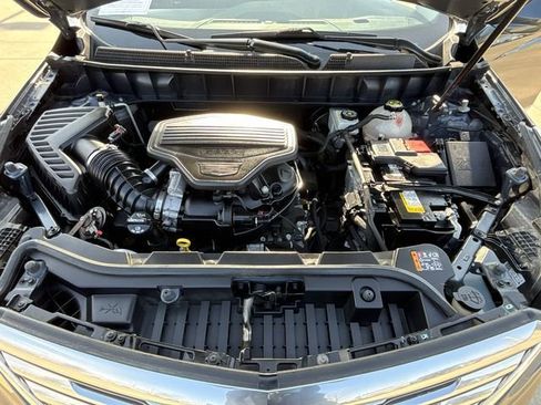 Used 2019 Cadillac XT5 Premium Luxury image 35