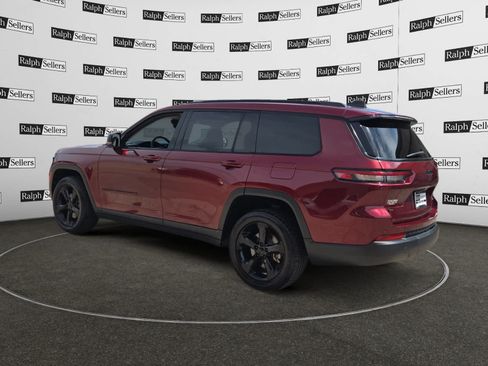 Used 2022 Jeep Grand Cherokee L Limited w/ Black Appearance Package RWD image 4
