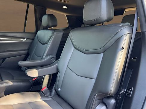 Certified 2024 Cadillac XT6 Sport w/ Technology Package AWD/4WD image 16