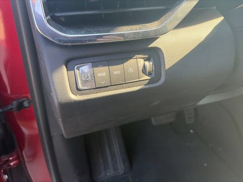 Used 2025 GMC Acadia Elevation w/ Elevation Premium Package AWD/4WD image 20
