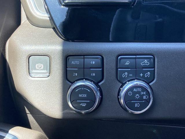 Used 2025 GMC Sierra 1500 SLT w/ SLT Premium Plus Package AWD/4WD image 14
