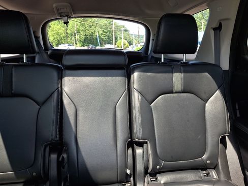 Certified 2023 Honda Pilot Touring image 20