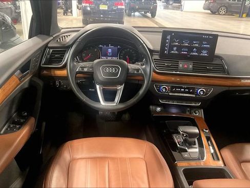 Used 2022 Audi Q5 2.0T Premium w/ Convenience Package AWD/4WD image 5