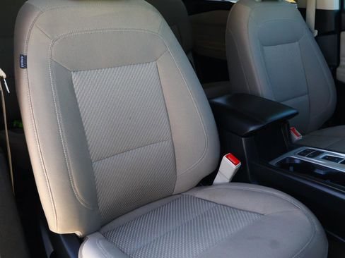 Used 2023 Ford Explorer XLT image 17